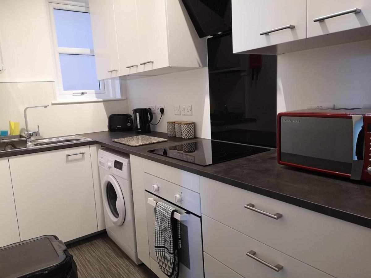 2 Bedroom Apartment At Kent Escapes Short Lets & Serviced Accommodation Kent, Bouverie Escape Folkestone With Wifi 外观 照片