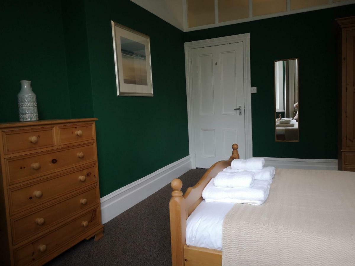 2 Bedroom Apartment At Kent Escapes Short Lets & Serviced Accommodation Kent, Bouverie Escape Folkestone With Wifi 外观 照片