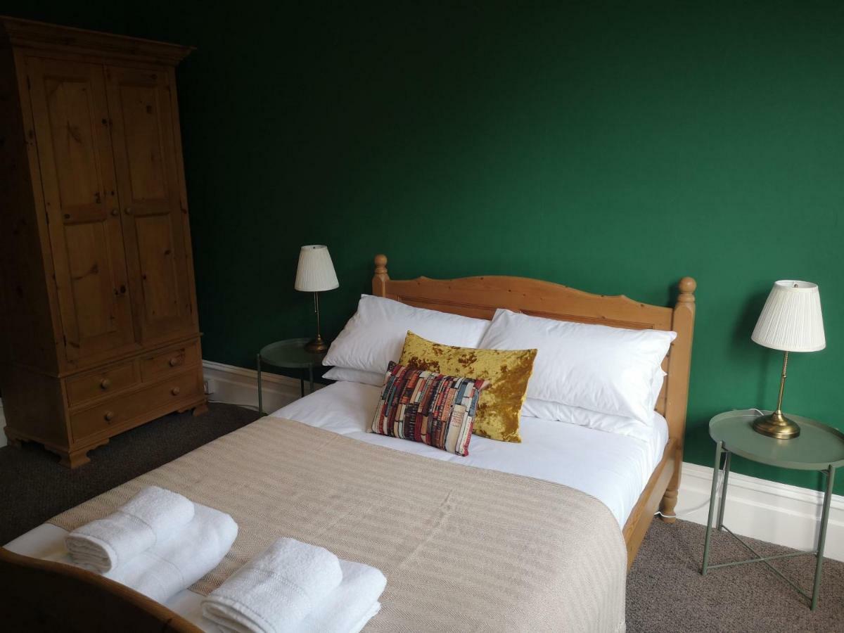 2 Bedroom Apartment At Kent Escapes Short Lets & Serviced Accommodation Kent, Bouverie Escape Folkestone With Wifi 外观 照片